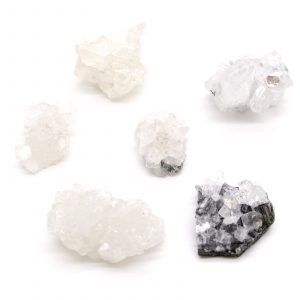 Amas d’apophyllite blanche – 20 à 30 mm