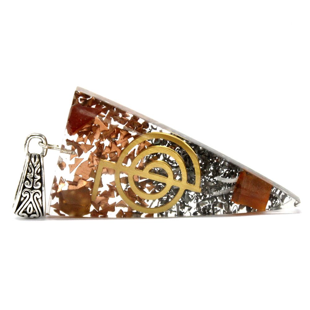 pendentif orgonite pointe avec inclusions métalliques