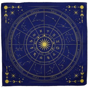 tapis de tirage tarot zodiaque avec roue astrologique et constellations