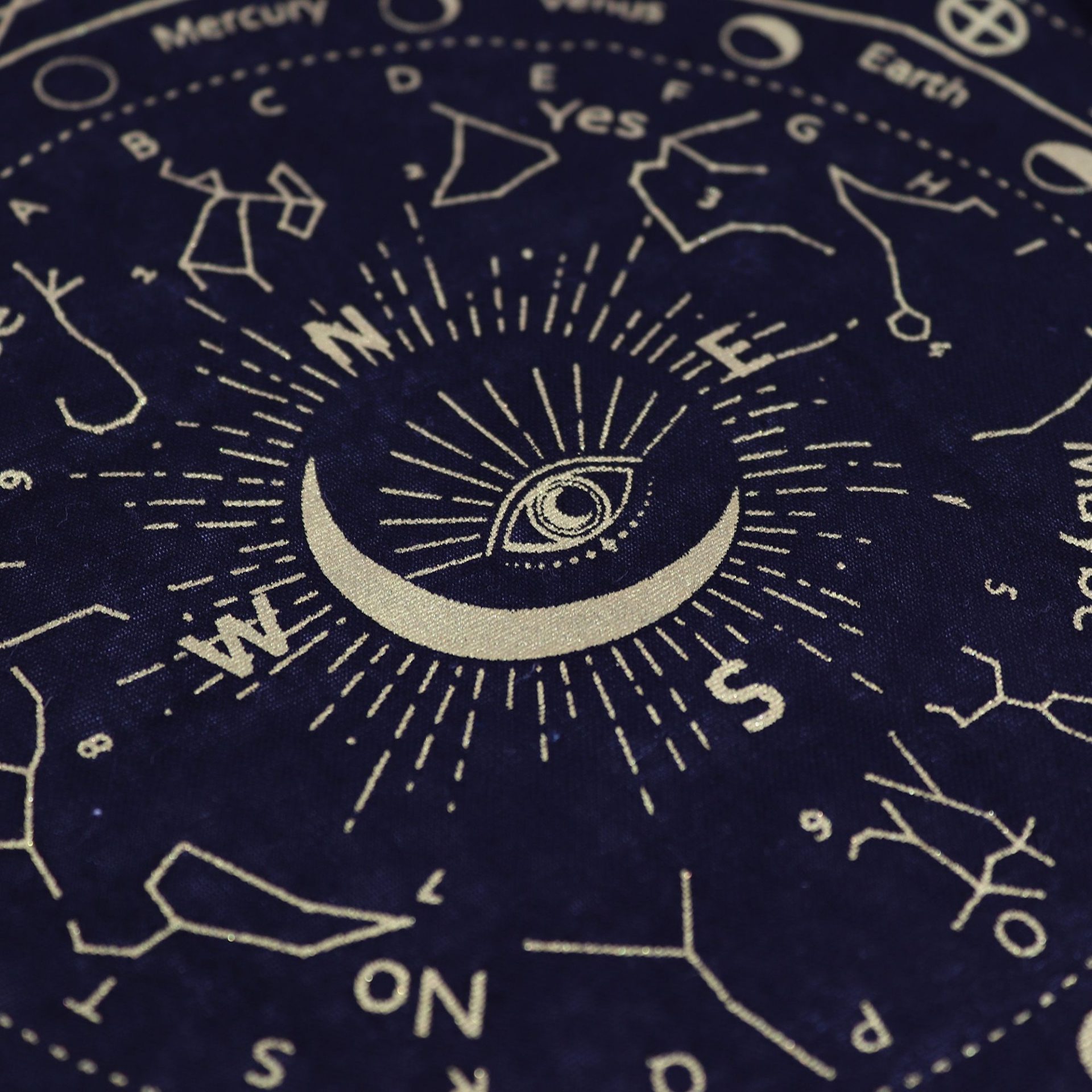 Tissu de Divination Pendule – Œil Mystique Noir & Or – Image 3