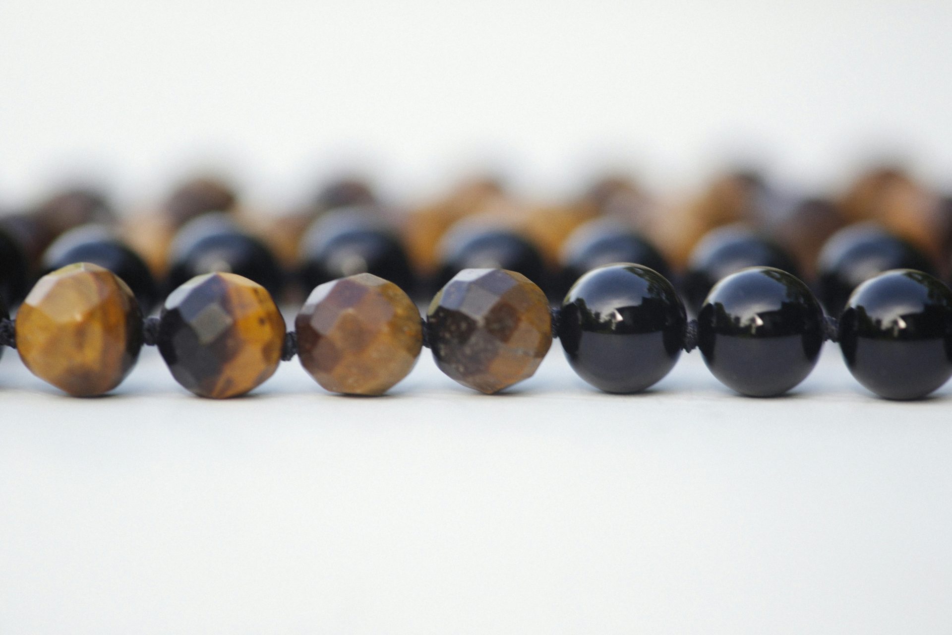 Oeil de tigre pierre de courage et ancrage