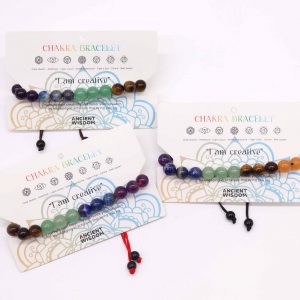 Bracelet 7 chakras composé de 21 pierres naturelles montées sur cordon réglable avec carte d'affirmation positive « Je suis créatif »