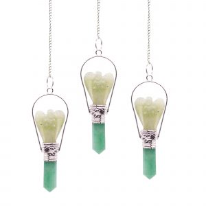 Pendule ange en aventurine verte naturelle avec anneau argenté et pointe facettée pour radiesthésie et méditation