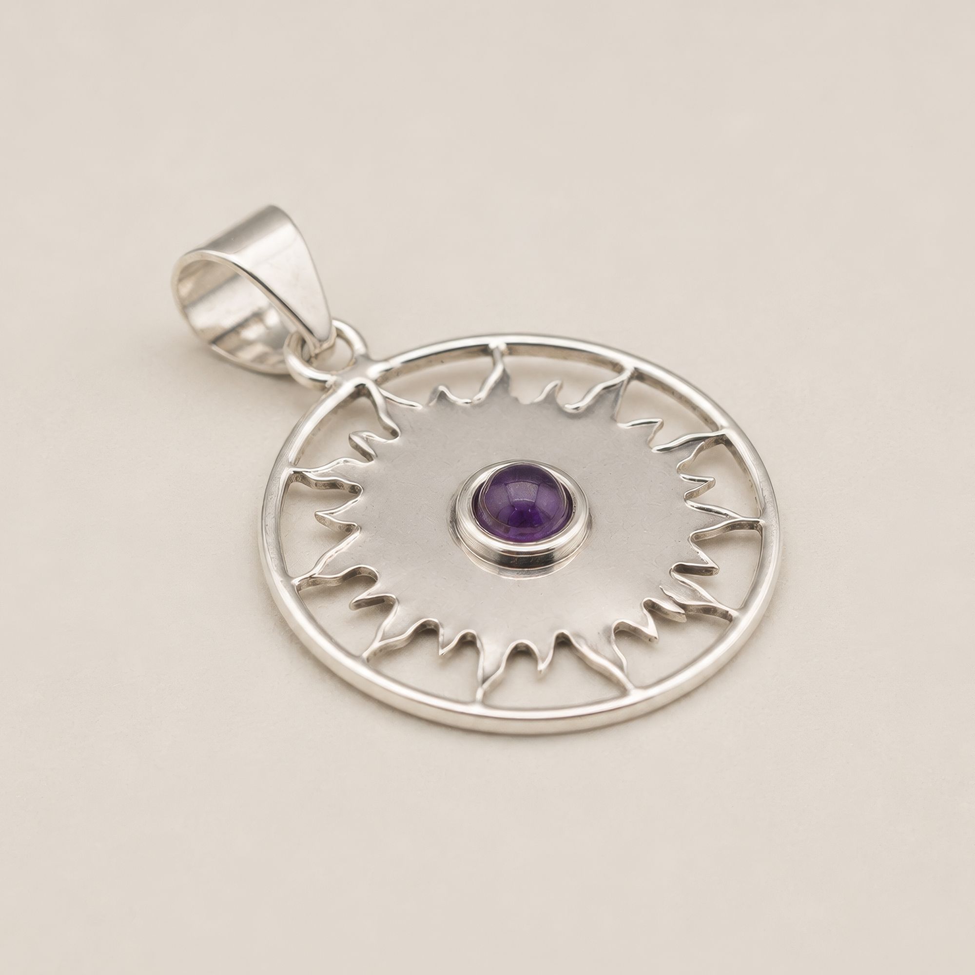 Pendentif Soleil en Améthyste Plaqué Argent – Collier Spirituel Cordon 45 cm – Image 4