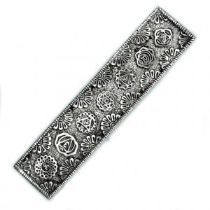 Porte-encens long en aluminium 23 cm au motif chakras ajouré, vue de face