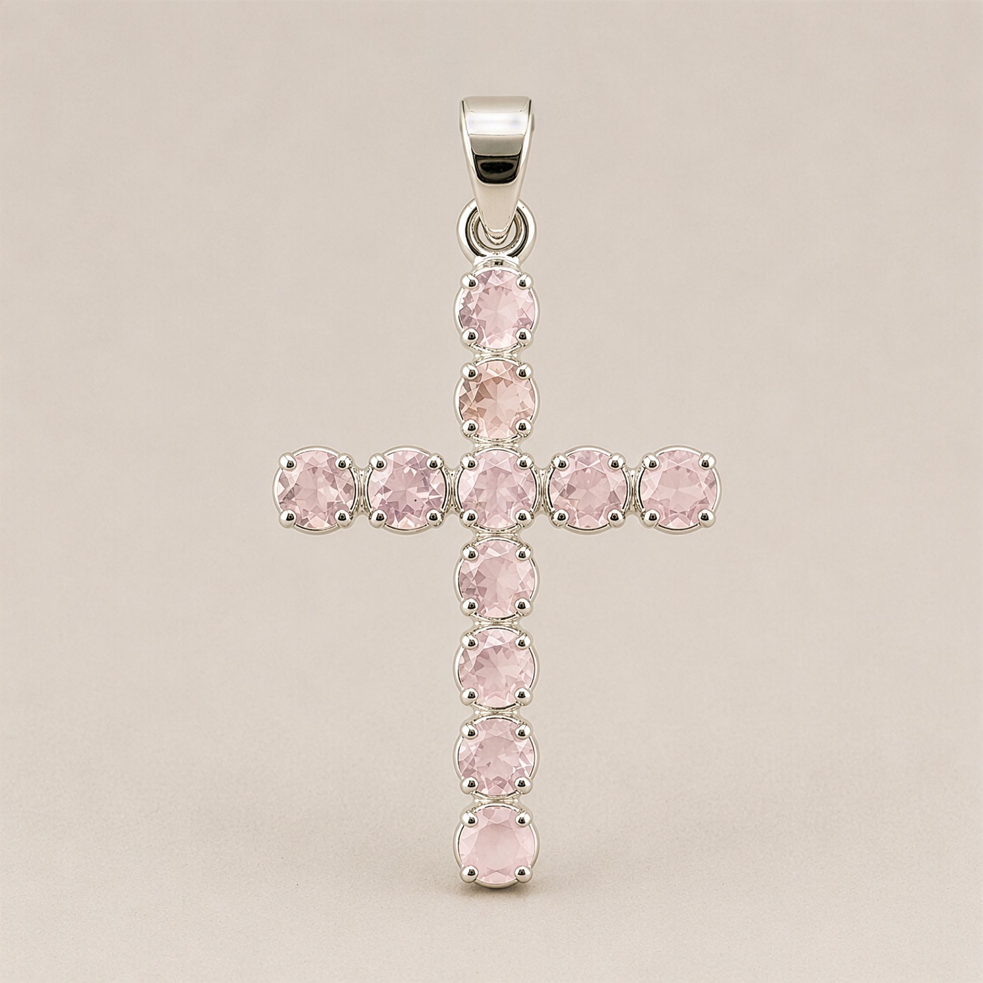 Pendentif crucifix en quartz rose plaqué argent avec chaîne de 45 cm, bijou spirituel rose porté en collier