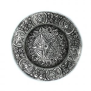 Porte-encens en aluminium 11,5 cm au motif pentagone ajouré, vue de face