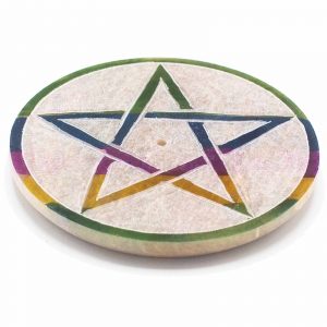 Porte-encens en stéatite naturelle 8 cm gravé d'un pentagone, vue de face
