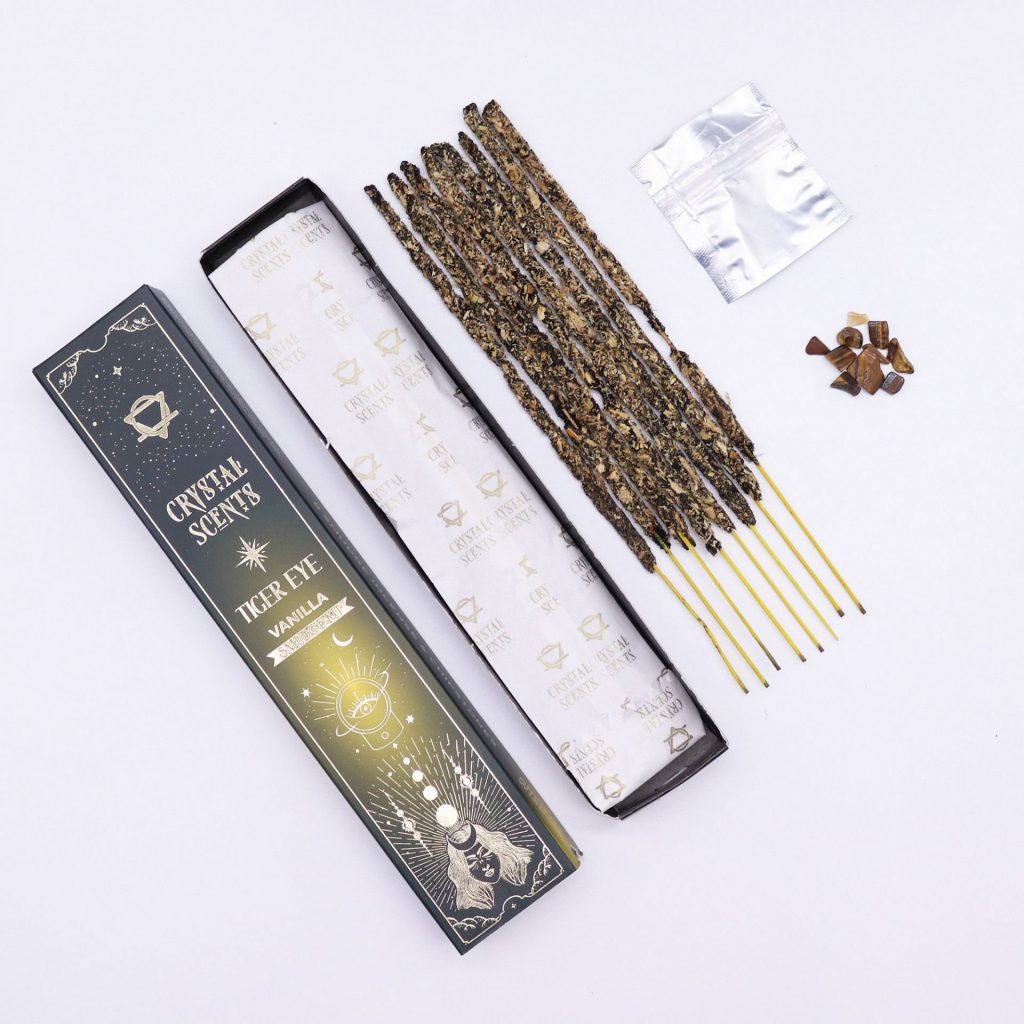 Boîte d’encens vanille Tiger Eye Crystal Scents avec 10 bâtonnets parfumés, éclats d’œil de tigre naturelle et étui ésotérique doré décoratif