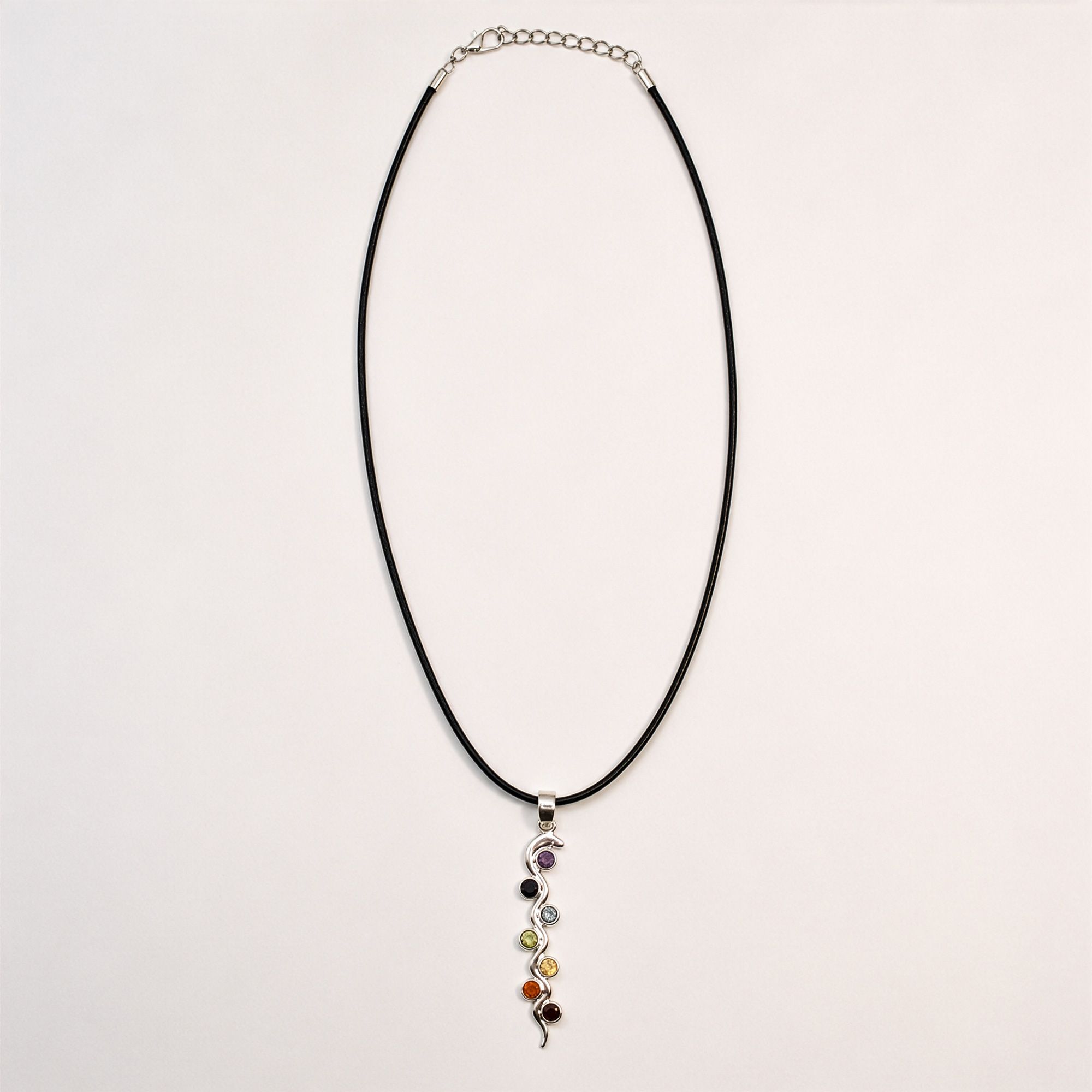 Pendentif Serpent des 7 Chakras en Pierres Naturelles – Cordon 45 cm – Image 2
