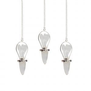 Pendule ange en cristal de roche avec pointe assortie et bracelet 7 chakras – coffret radiesthésie Lumen Arca
