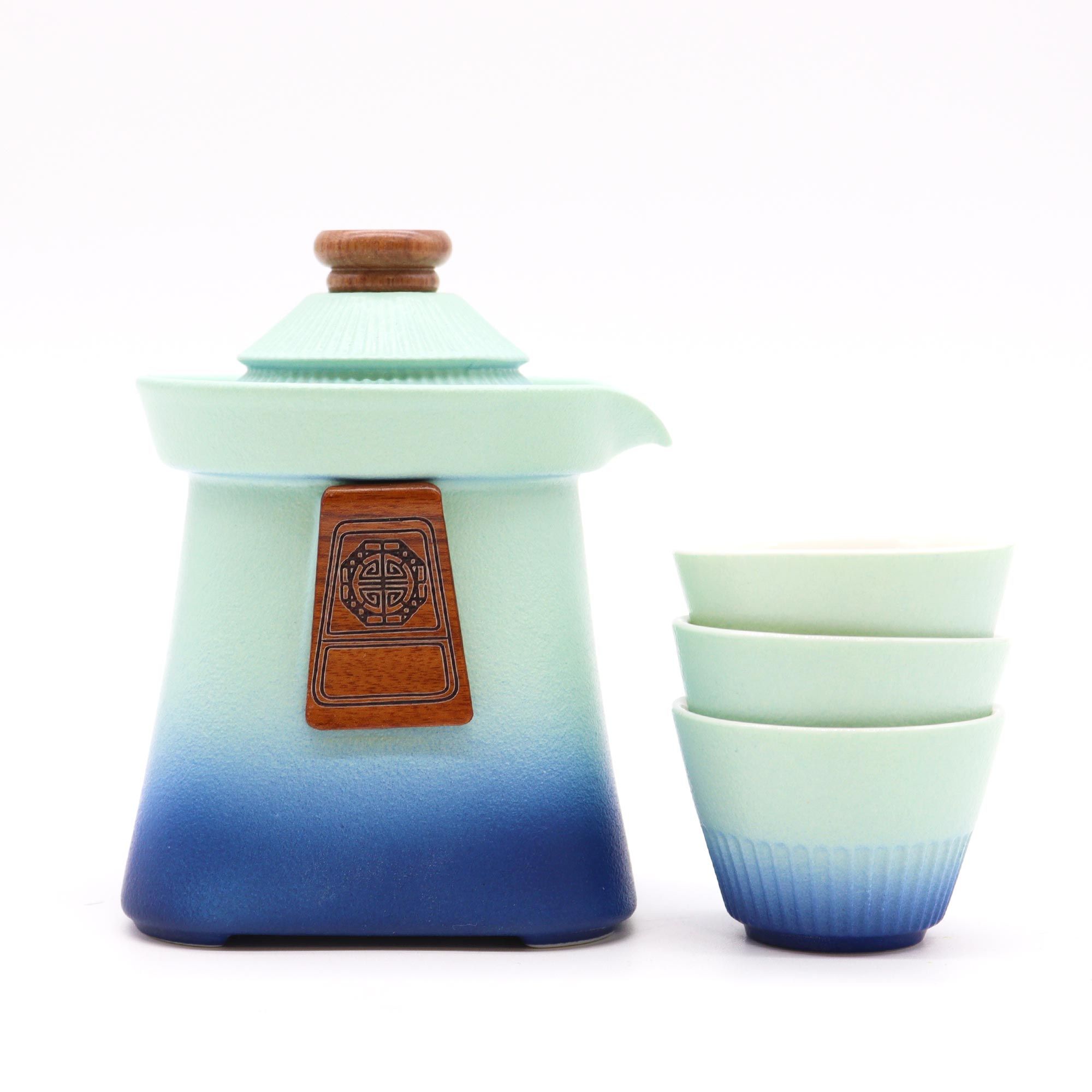service à thé pagode, service à thé céramique, théière toit pagode, arts de la table, idée cadeau thé, dégradé bleu menthe, tasse à thé céramique, service à thé original, service à thé artisanal