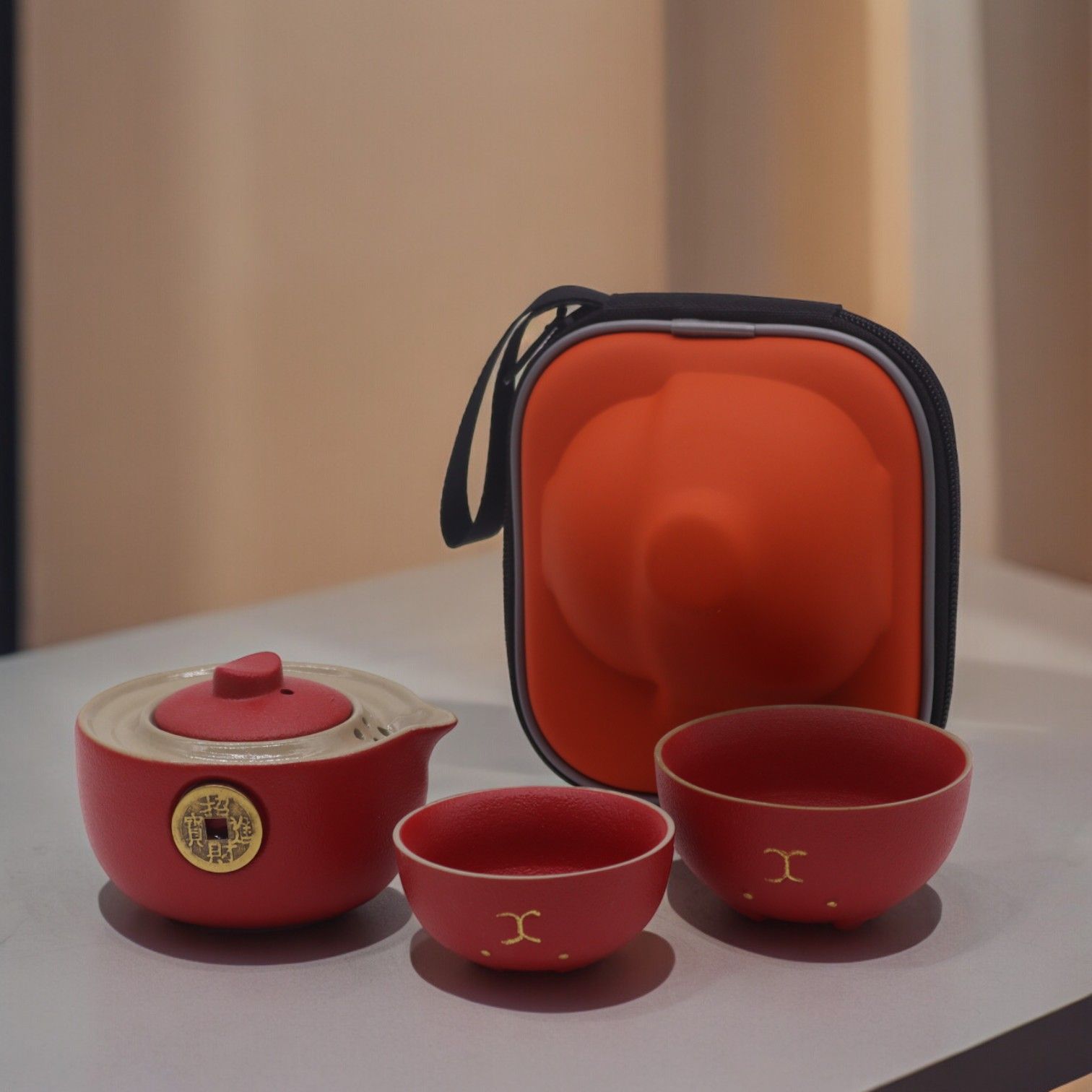 Service à Thé Chat Porte-Bonheur en Céramique Rouge – Format Voyage – Image 4