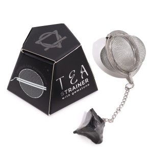 Passoire à thé en acier inoxydable avec pierre d'obsidienne noire brute suspendue, avec son coffret pyramidal - Lumen Arca