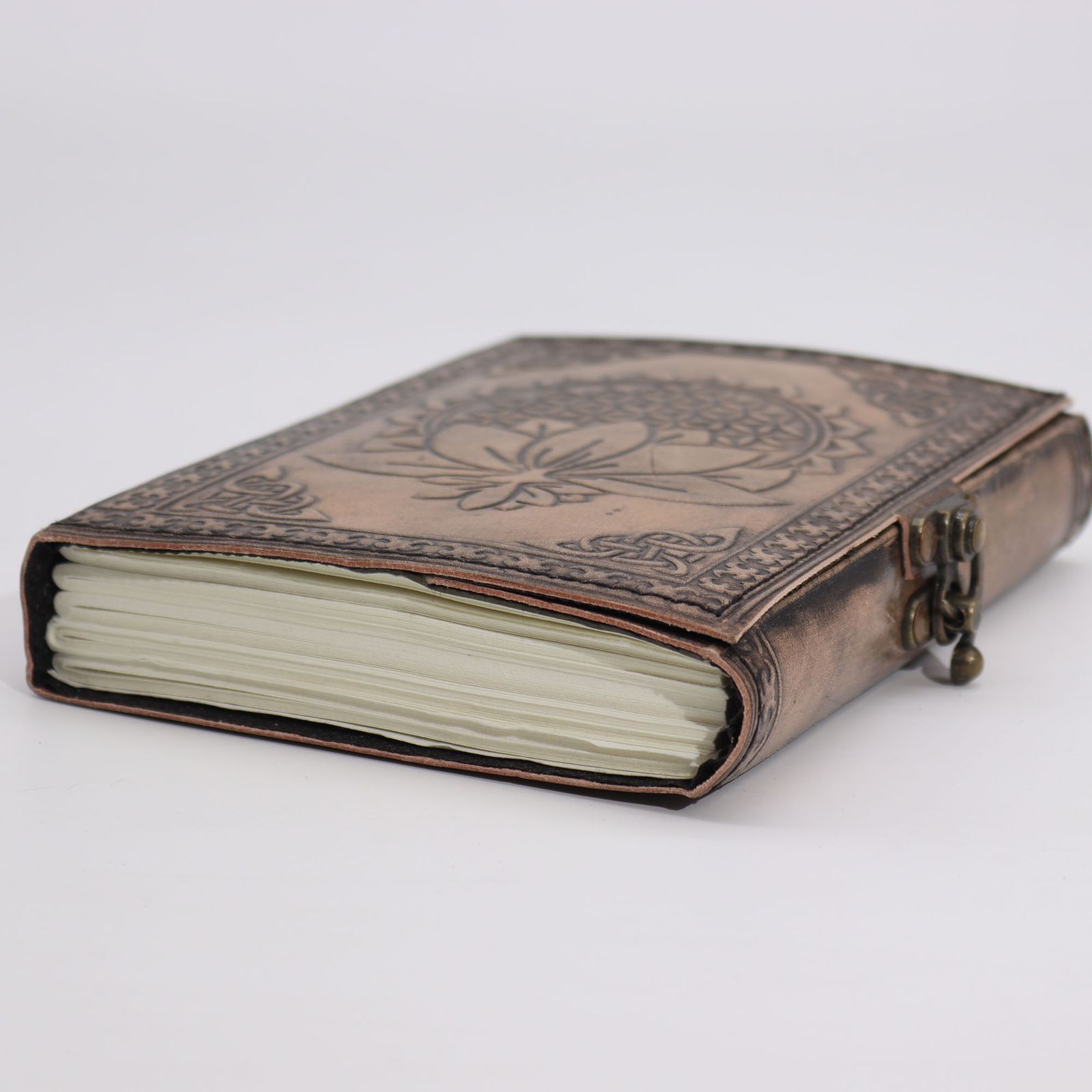 Carnet Lotus Mandala - Grimoire en Cuir Gris Antique, 200 Pages – Image 3